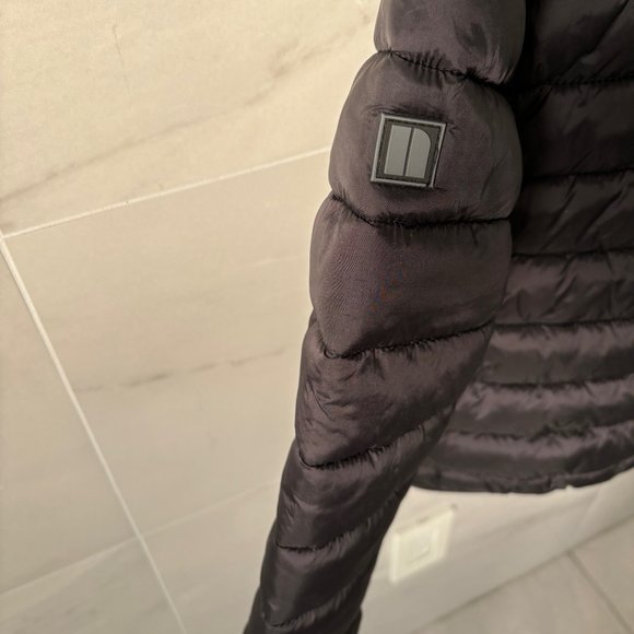 Black Quilted Hooded Puffer Jacket - Kids 5 Years - Picture 4 of 5